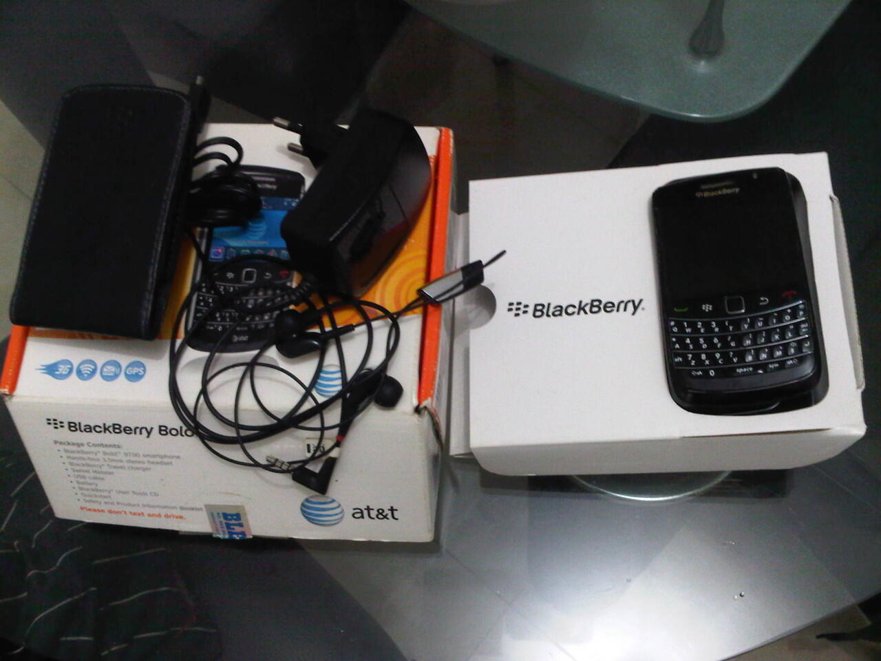 Jual santai Blackberry 9700 (onyx 1) mulus, lancar, dijamin, garansi personal