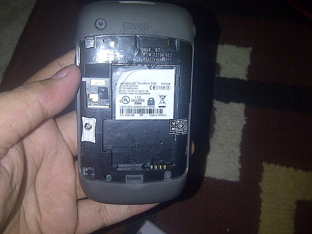 blackberry jupiter 9330