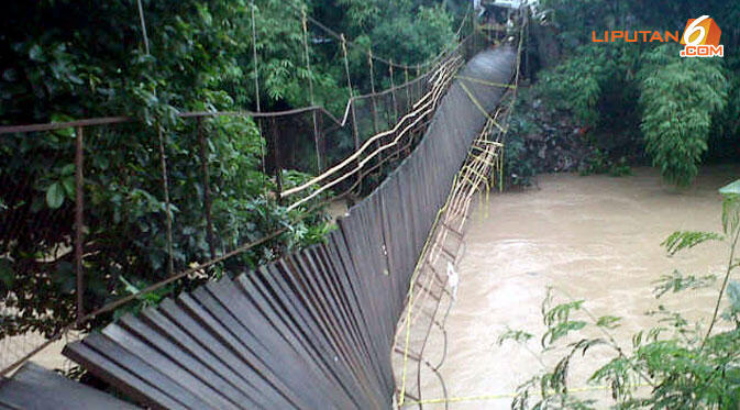 Jembatan Gantung Putus di Banten, Puluhan Orang Hanyut