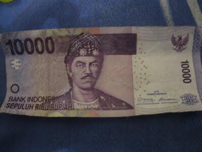Keganjilan Yang Ada Di Dalam Uang 10.000 Rupiah