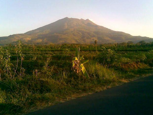 5 Gunung Angker Di Tanah Air Kita bro...!! :takut