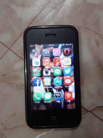 IPHONE 3GS 32GB Black mulus no retak2 ! Masuk gan~