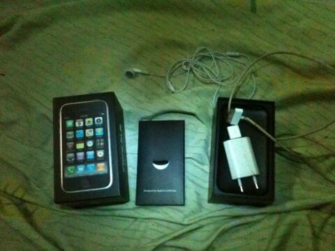 IPHONE 3GS 32GB Black mulus no retak2 ! Masuk gan~