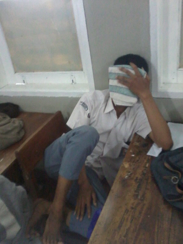 suasana di kelas ane pas ujan deressss..