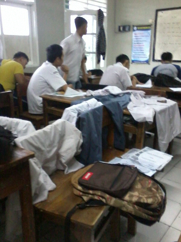 suasana di kelas ane pas ujan deressss..