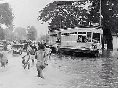 Jakarta Kebanjiran Sudah dari Jaman Belanda (keleeuuussss), Stop Saling Menyalahkan!