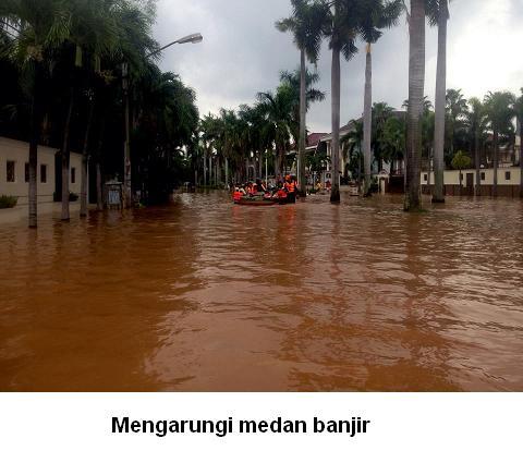 &#91;MENGHARUKAN&#93; Menyelamatkan Hewan Dari Bencana Banjir Jakarta