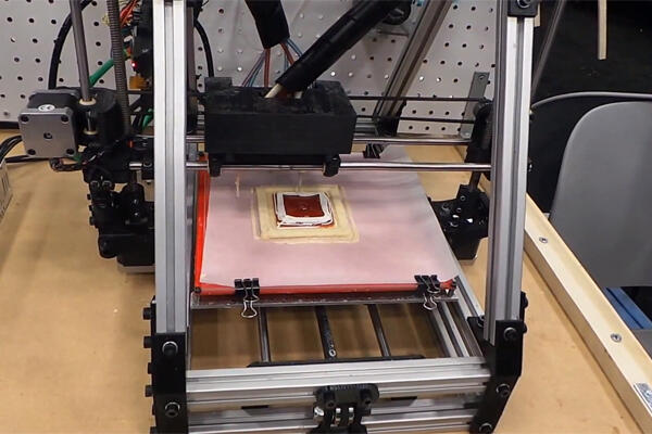 Mengolah Pizza dan Hamburger Lezat Dengan Printer 3D