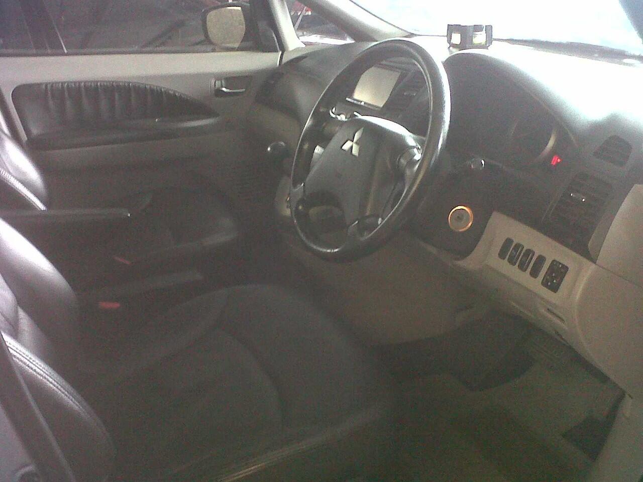 Mitsubishi Grandis GT AT 2.4 Nego