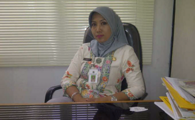 [TANPA MENGELUH] Sibuk Urus Banjir, Lurah Cantik Ini 8 Hari Tidak Pulang ke Rumah