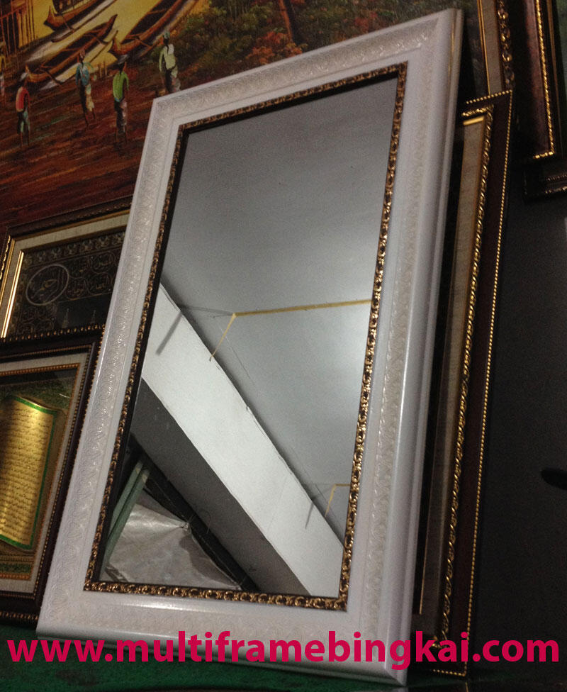 Terjual Kaca Cermin Rias Bingkai frame pigura minimalis  42 
