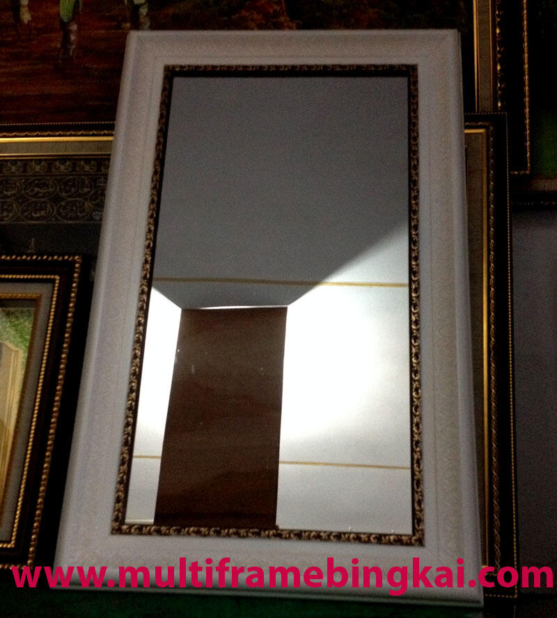 Terjual Kaca Cermin Rias Bingkai/frame/pigura minimalis 42 