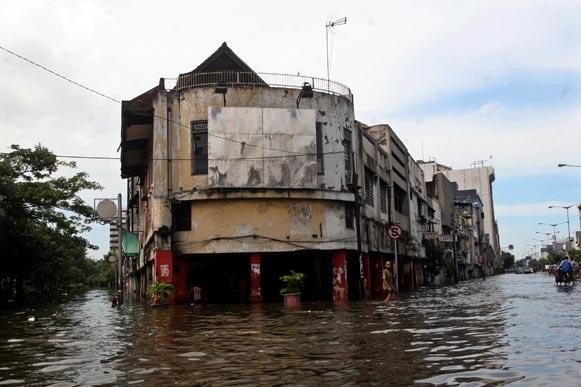 Jakarta Banjir, Glodok dan Mangga Dua Sepi Pengunjung