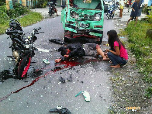 buat yg doyan ngebut balapan liar liat nih! sapa tau otak lu jd bener! (DP)