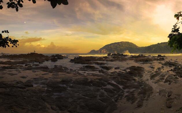 Menjelajahi 5 pantai indah di Pantai Selatan