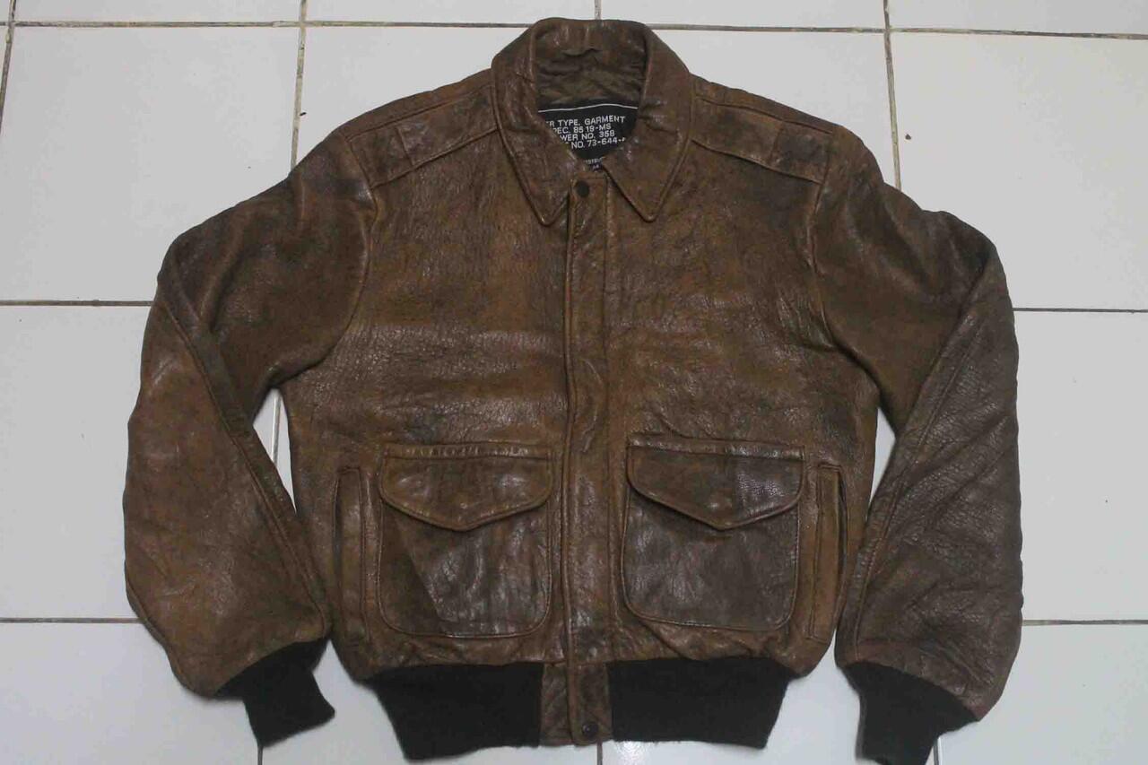 terjual leather jacket jaket kulit pilot bomber avirex terjual leather jacket jaket kulit pilot bomber avirex