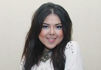 Tina Toonita, yang cepet banget jadi dewasa nya ... liat deh gan