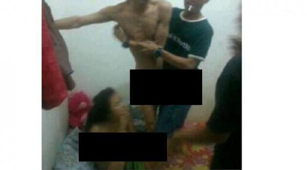&#91;pict&#93; Satpol PP Kota Madiun tangkap pasangan mesum bugil di kos