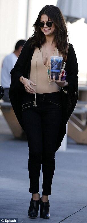 Taukah Anda rokok Selena Gomes Dj*rum vroooh