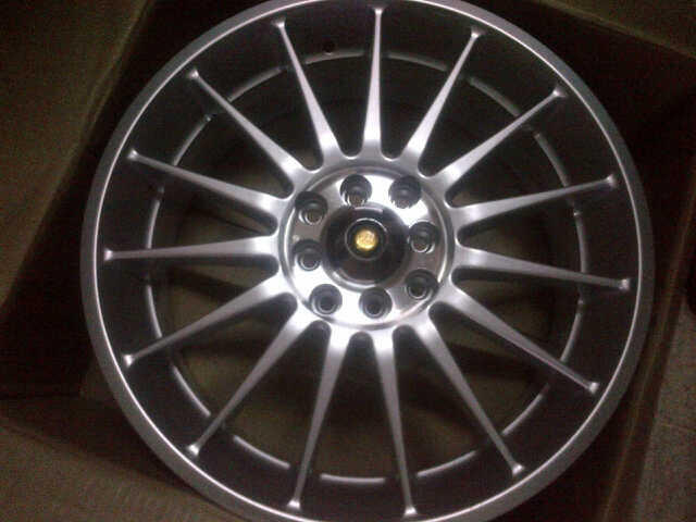 Terjual JUAL Berbagai Macam VELG PELEK MOBIL Original New 