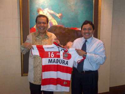 Hot NewS : Charul Tanjung Jadi Sponsor Baru MU !!!