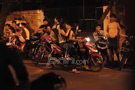 5 Hal Yang Membuat Cowok Jomblo Semangat