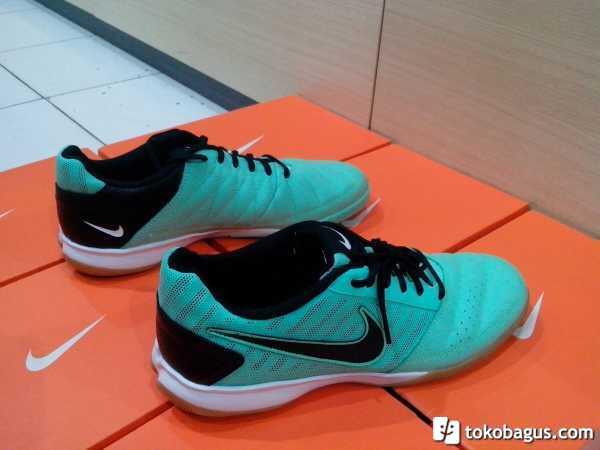 JUAL SEPATU FUTSAL NIKE 100% ORI,MURAH DAN FRESH
