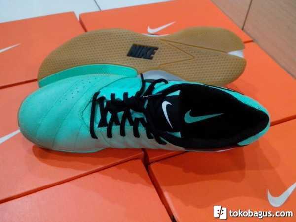JUAL SEPATU FUTSAL NIKE 100% ORI,MURAH DAN FRESH