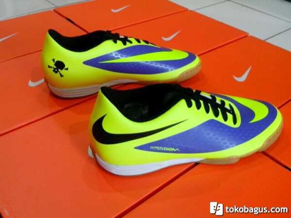 JUAL SEPATU FUTSAL NIKE 100% ORI,MURAH DAN FRESH