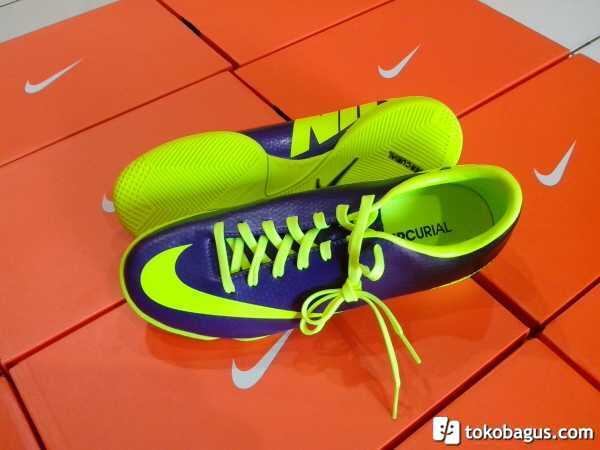 JUAL SEPATU FUTSAL NIKE 100% ORI,MURAH DAN FRESH