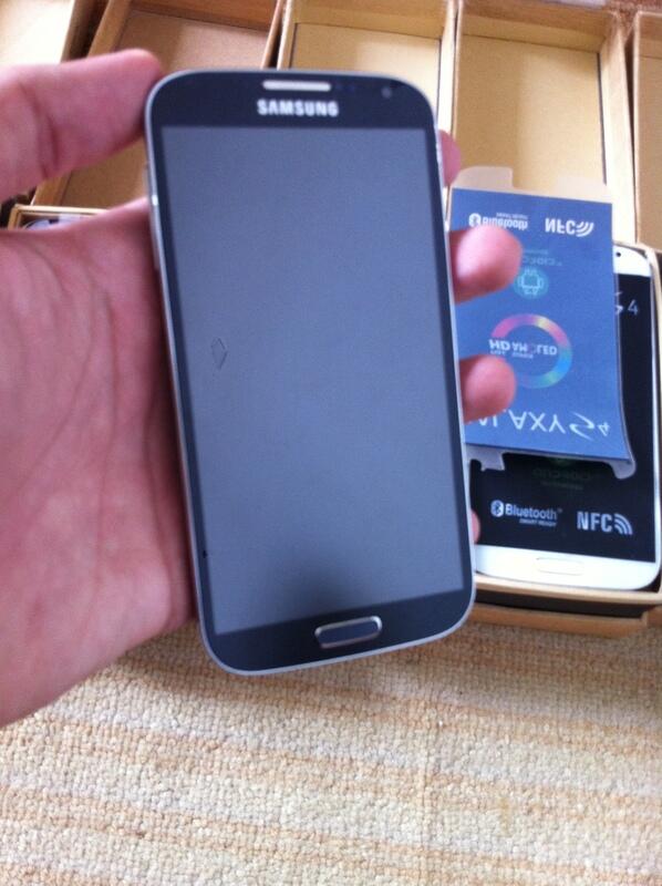 Samsung Galaxy S4 SuperKing 5" Kamera 13MP, Gorilla Glass, All Sensor Aktif, Bandung
