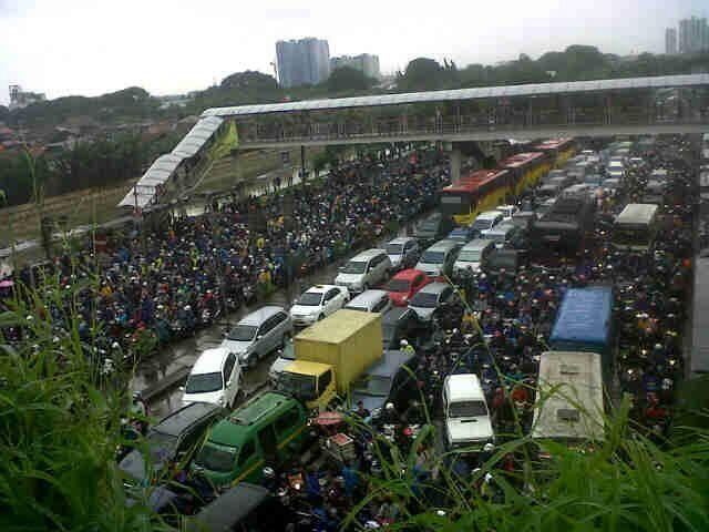 Mau lihat kebodohan rakyat Indonesia? Sangat NYATA!!!