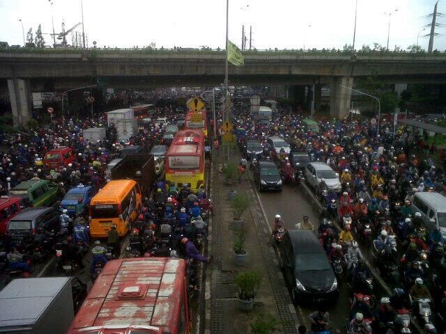 Mau lihat kebodohan rakyat Indonesia? Sangat NYATA!!!