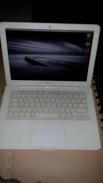 Jual Macbook White 7,1 mid 2010 Barang bagus
