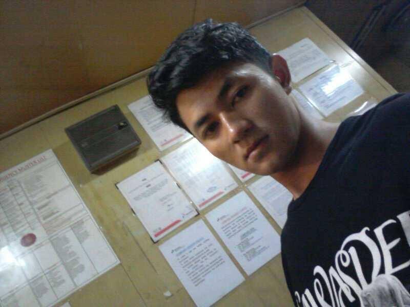 mencari.....
