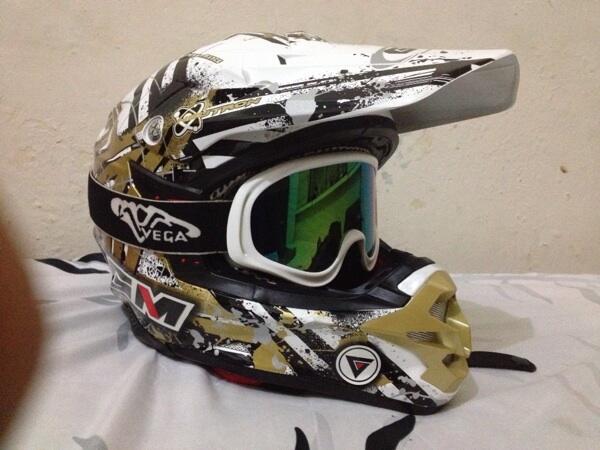 Terjual Helm Cross GM Neutron  KASKUS