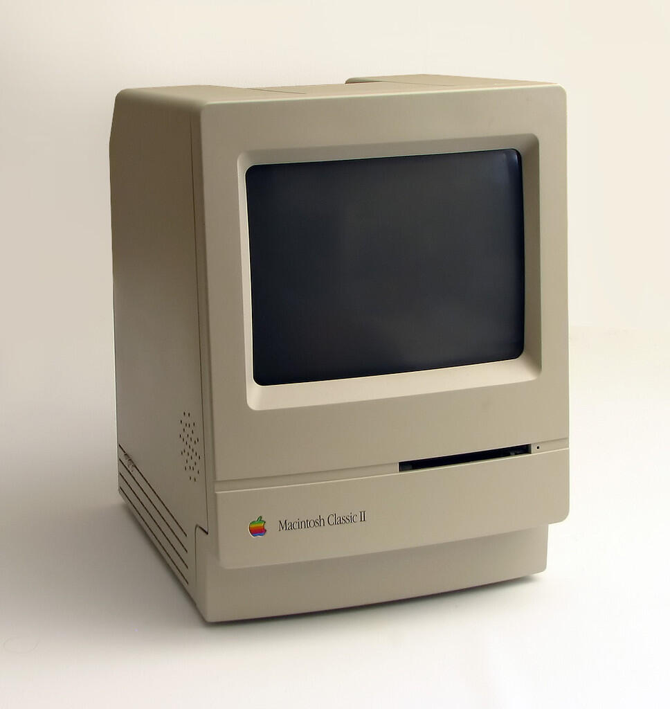 Pc macintosh classic jadul Th.1990