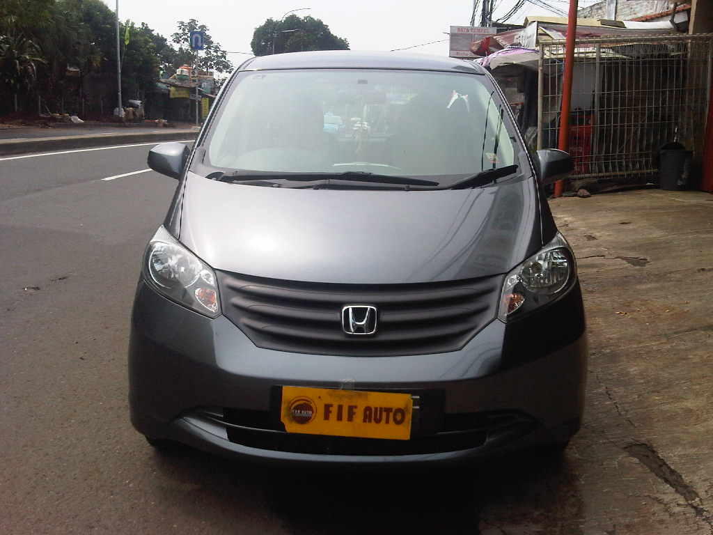 HONDA FREED SD AT 2010 ABU METALIK