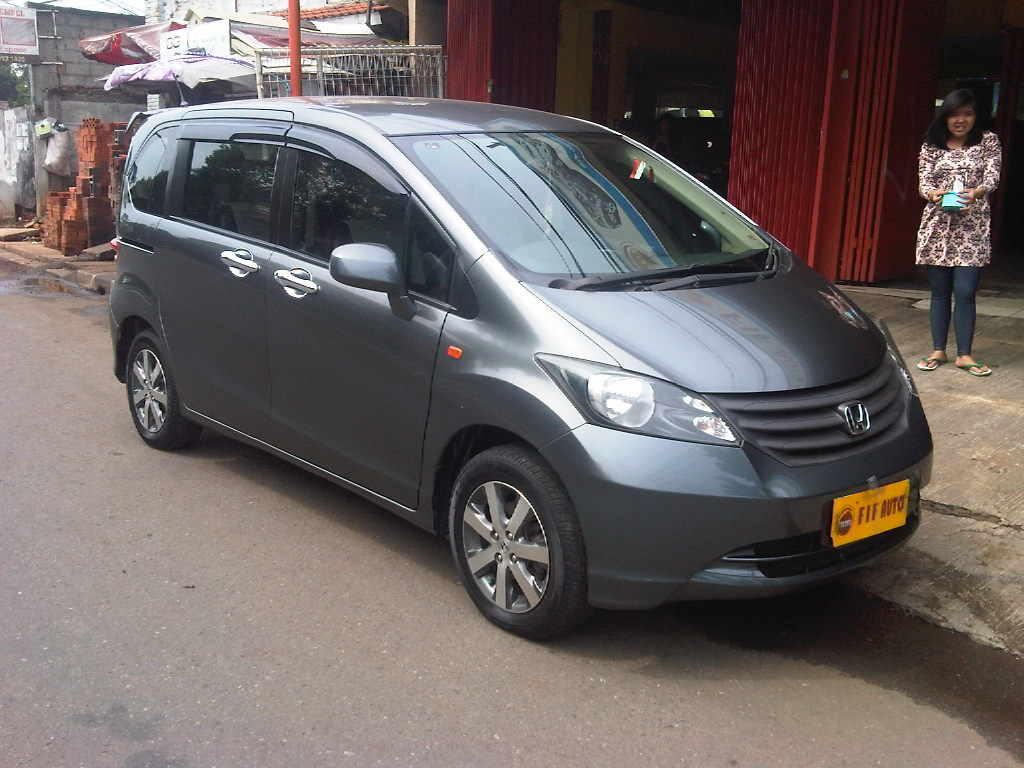 HONDA FREED SD AT 2010 ABU METALIK