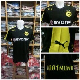 WTS lengkap, jersey+celana+kaoskaki grade ori gan. Ada separu futsal juga !!
