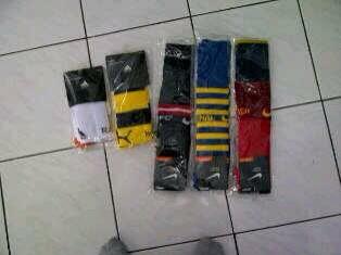 WTS lengkap, jersey+celana+kaoskaki grade ori gan. Ada separu futsal juga !!