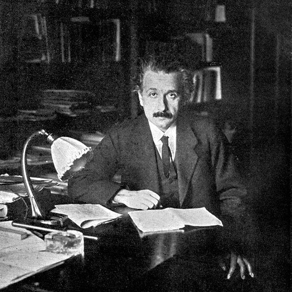 13 Fakta Mengejutkan Tentang Albert Einstein Yang Mungkin Belum Agan Ketahui