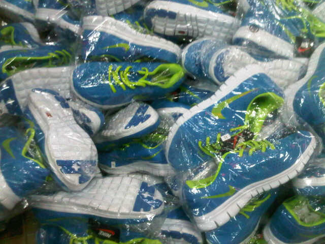 NIKE LADIES AIR MAX FULL BOX