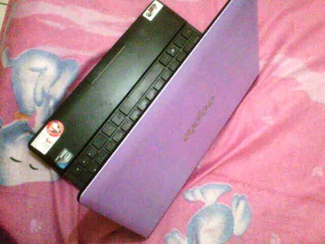 Netbook Axioo Pico M1110 Ungu