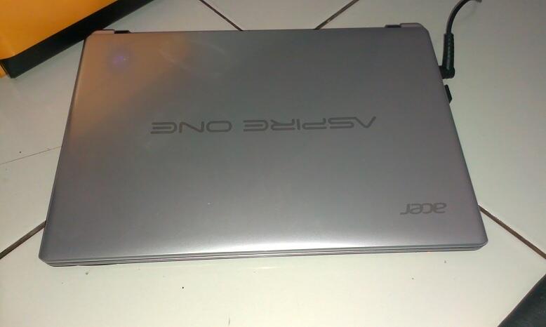 Acer AO756-B847Css fullset, like new neh...