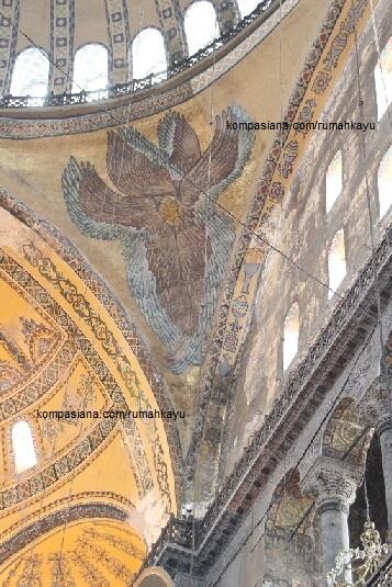 Hagia Sophia, Gereja dan Mesjid Sekaligus