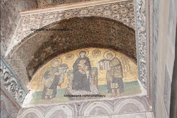 Hagia Sophia, Gereja dan Mesjid Sekaligus