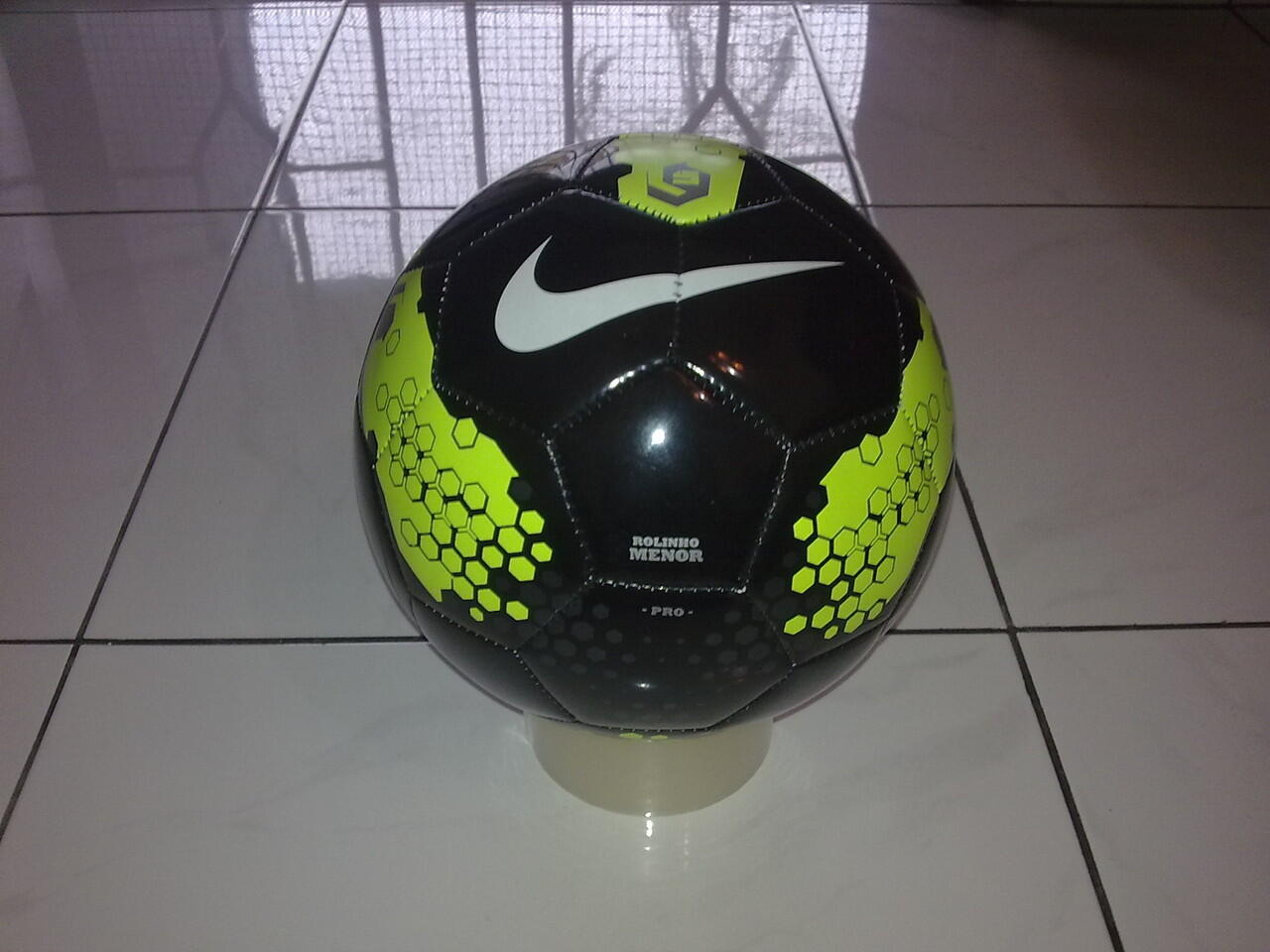 JUAL BOLA FUTSAL NIKE ROLINHO MENOR ORIGINAL