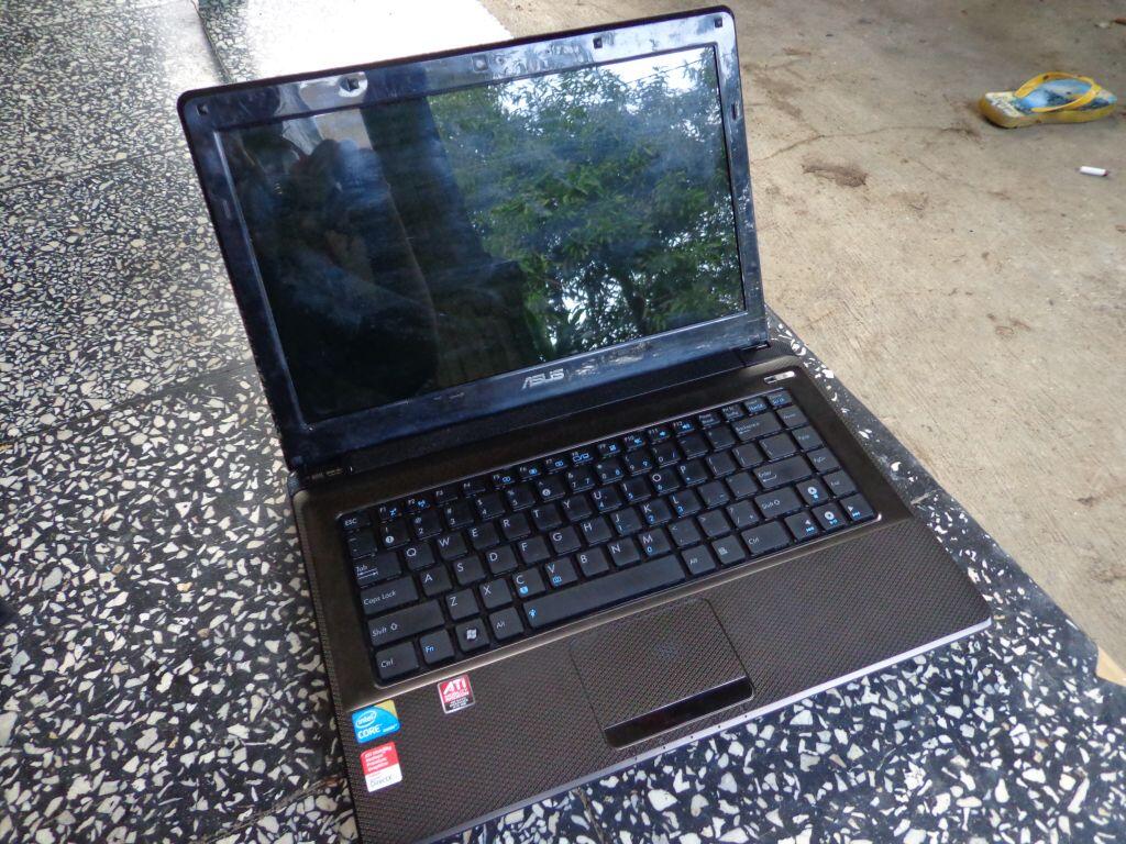 Asus gaming a42j i3 vga ati muraah hanya 3jt