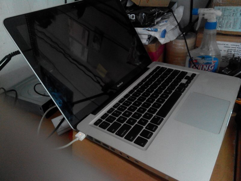 MAC BOOK 5,2 ALUMINIUM, CORE2DUO, NVDIA 9400M super mulus